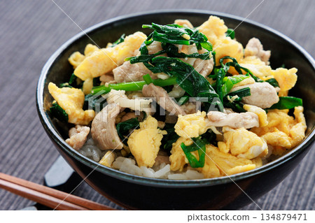 Pork chive ball bowl 134879471