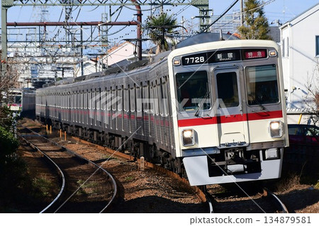 京王7000系列7728F復刻版深紅色條紋 京王7000系列7728F復刻版深紅色條紋 134879581