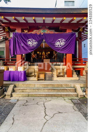 Nihonbashi Hie Shrine (an auxiliary shrine of Nagatacho Hie Shrine) Nihonbashi auxiliary shrine, worship hall, built when Ieyasu entered Edo 134880529