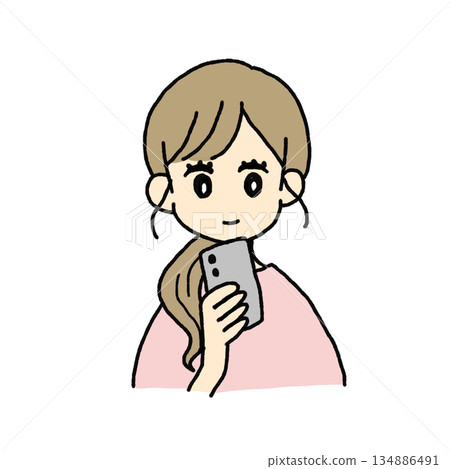 一個女人看著智能手機的插圖 134886491