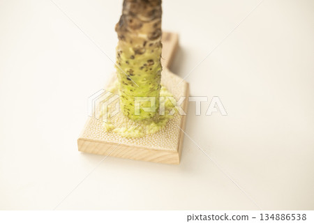 Grated wasabi and shark skin 134886538
