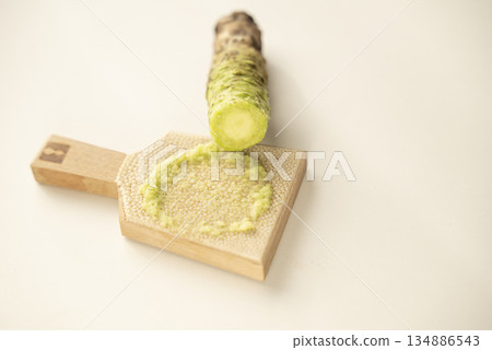 Grated wasabi and shark skin Grated wasabi and shark skin 134886543