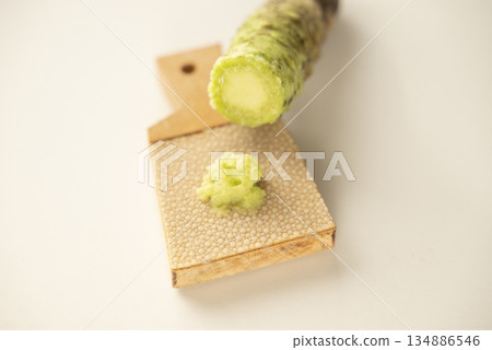 Grated wasabi and shark skin Grated wasabi and shark skin 134886546