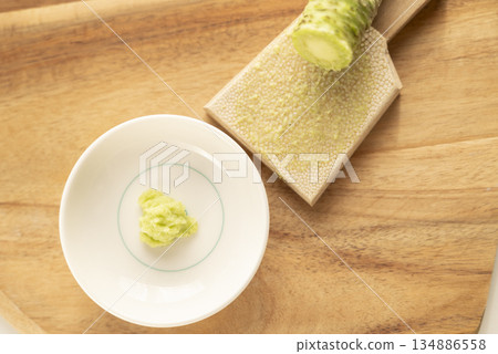 芥末和鯊魚皮磨碎 134886558