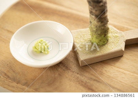 Grated wasabi and shark skin 134886561