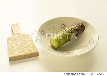 Grated wasabi and shark skin Grated wasabi and shark skin 134886572