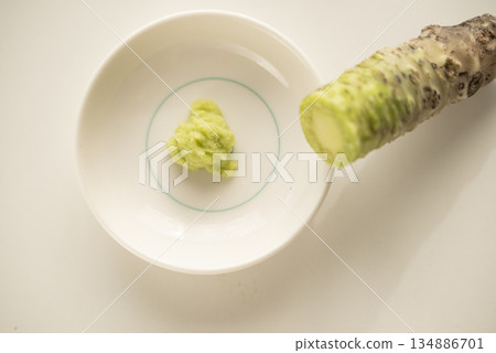 磨碎的山葵 磨碎的山葵 134886701