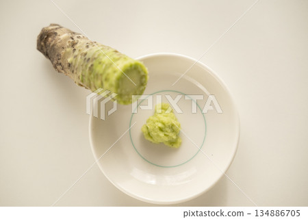 磨碎的山葵 134886705