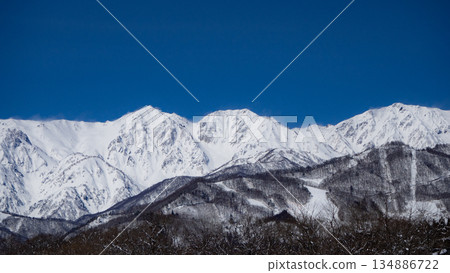 長野縣白馬村北阿爾卑斯山的雪山 長野縣白馬村北阿爾卑斯山的雪山 134886722