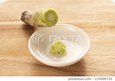 磨碎的山葵 134886730