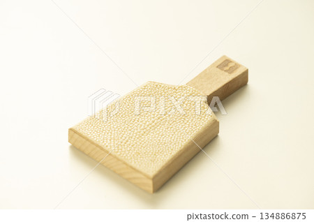 鯊魚皮剝落 鯊魚皮剝落 134886875