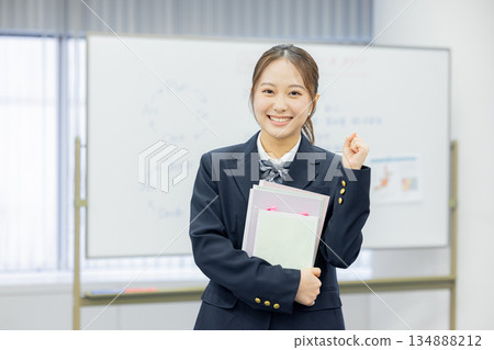 學校的女生 134888212