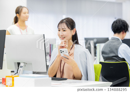 Business woman office 134888295