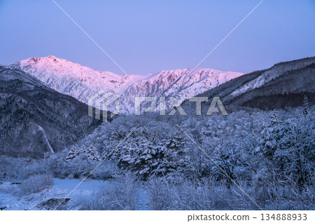 白馬山的晨曦 [從白馬橋拍攝] 134888933