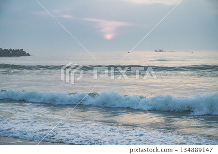 茨城縣冰川濱海灘的清晨 茨城縣冰川濱海灘的清晨 134889147
