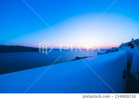聖托里尼美麗的日落 134889238
