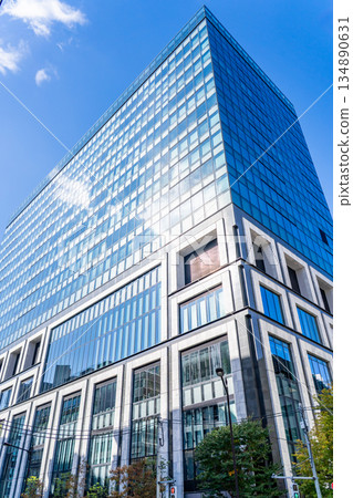 KABUTO ONE (Kabuto One) is an office building in Kabutocho with a hall and conference room. Located in Nihonbashi, Kabutocho, Chuo Ward. KABUTO ONE (Kabuto One) is an office building in Kabutocho with a hall and conference room. Located in Nihonbashi, Kabutocho, Chuo Ward. 134890631