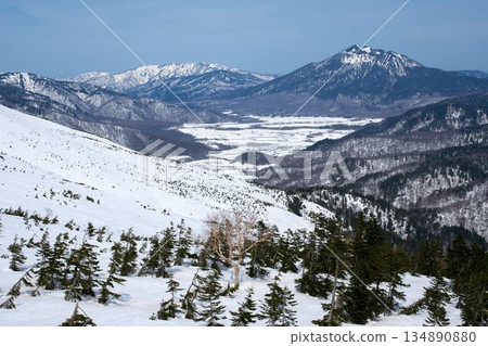 Oze and Mt. Shibutsu - When snow remains Oze and Mt. Shibutsu - When snow remains 134890880