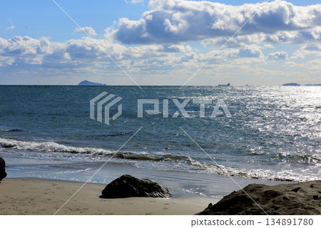 從南知多津浦浦看到的神島 從南知多津浦浦看到的神島 134891780