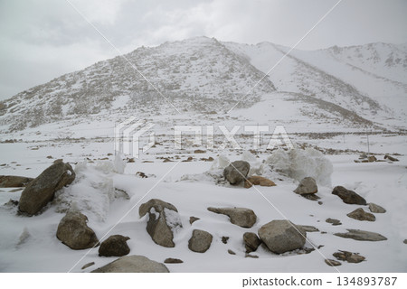 Changla Pass, one of the highest motorable roads in the world, at 5,275 meters above sea level, travels between Leh Ladakh and Pangong Lake. Located at Leh in India. 134893787