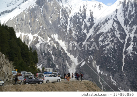 Zero Point is a viewpoint located in Sonamarg, Kashmir, India. Located at an altitude of 4,200 meters above sea level, it is known for its beautiful scenery of vast grasslands and snow-capped Himalaya 134893886