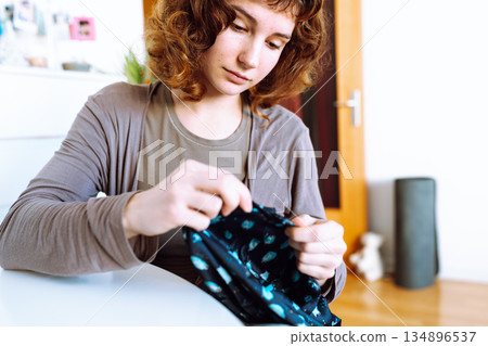 Making your own sleeping cap for curly hair Making your own sleeping cap for curly hair 134896537