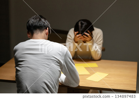 擔心收到律師函的男男女女 134897483