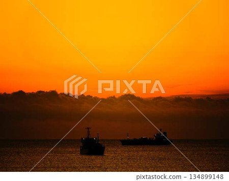 The rising sun 134899148