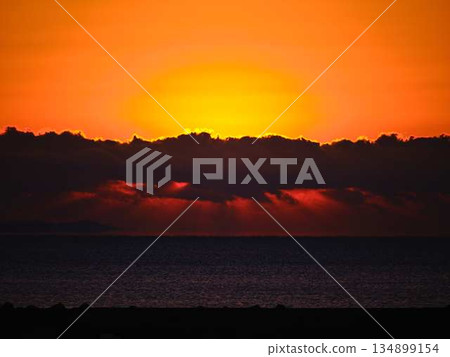 太陽升起 134899154