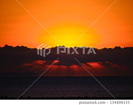 The rising sun 134899155