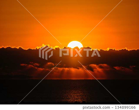 太陽升起 太陽升起 134899166