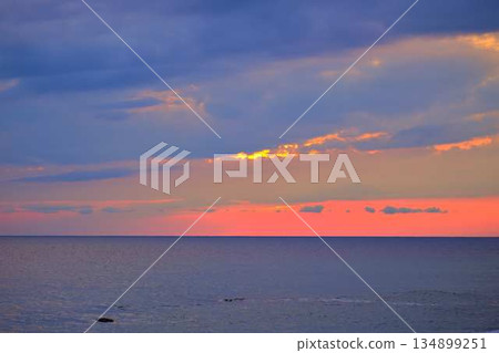 Setting sun 134899251