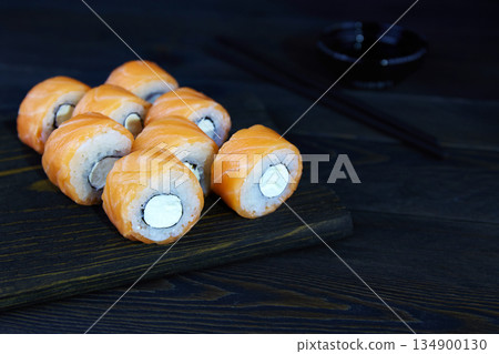 Philadelphia sushi roll with salmon and cream cheese 134900130