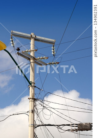 electric tower messy electrical wiring installation electric tower messy electrical wiring installation 134902391