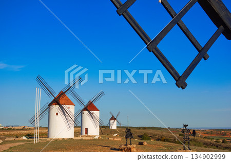Mota del Cuervo windmills in Cuenca 134902999