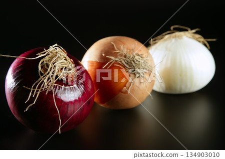 Three colorful different onion Three colorful different onion 134903010