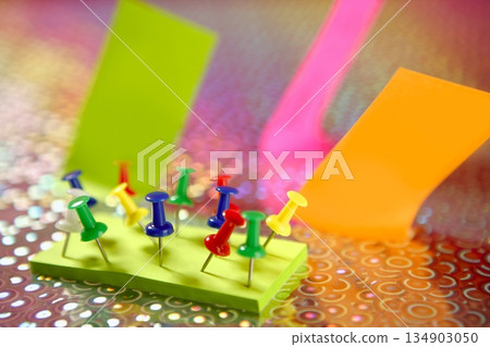 adhesive color notes with colorful pin 134903050