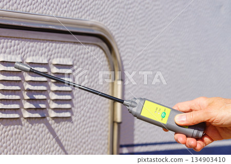 Using gas detector in camper vehicle 134903410