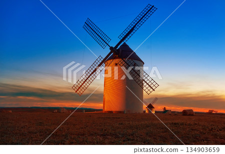 Mota del Cuervo windmills in Cuenca 134903659