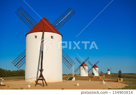 Mota del Cuervo windmills in Cuenca 134903814