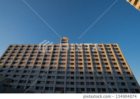 High-rise reinforced concrete buildings built in the Showa era and apartments built during the period of rapid economic growth 134904874