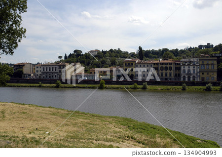 views of the buildings built next to the river 134904993