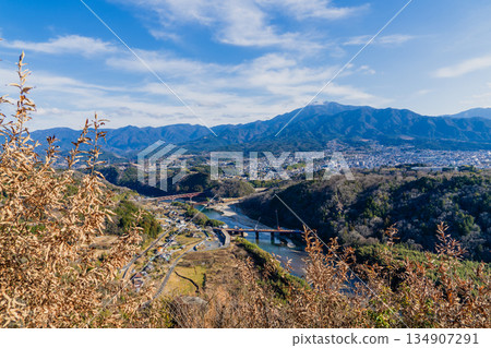 深秋時節苗木城遺址周圍的景色 134907291