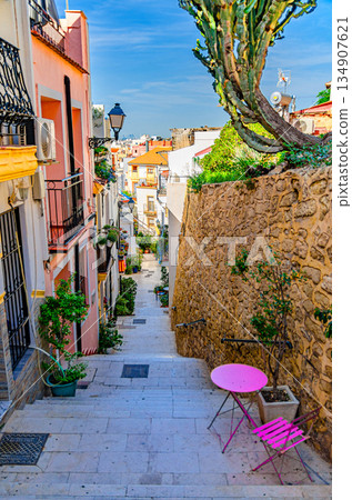 Alicante old town 134907621