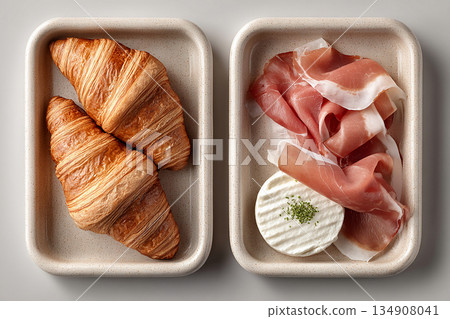 sandwich, croissant, food 134908041