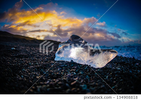 Sparkling ice crystals (Iceland) 134908818