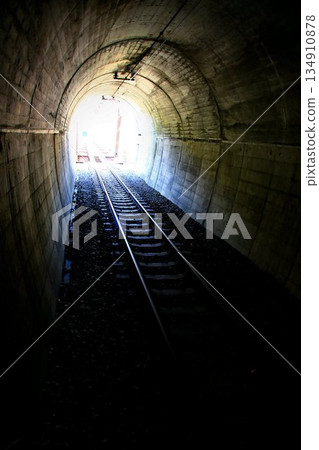View from the platform of the tunnel station... Yagan Railway [Yunishigawa Bridge] 134910878