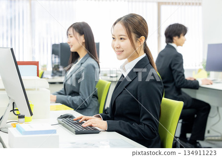 辦公室商人 134911223