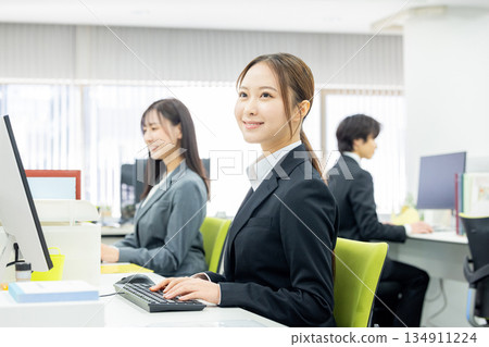 辦公室商人 134911224