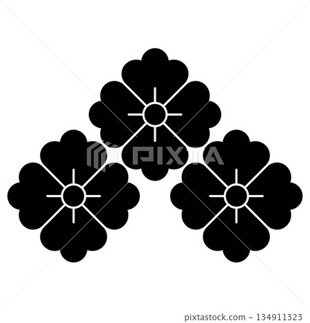 這是家族的家徽,名為三森花格。 這是家族的家徽,名為三森花格。 134911323